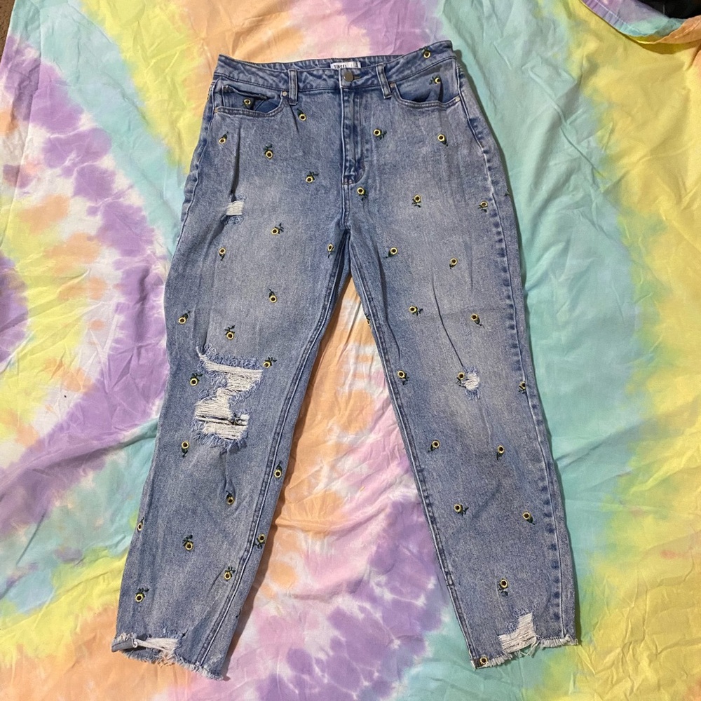 Embroidered sunflower Blue Jeans